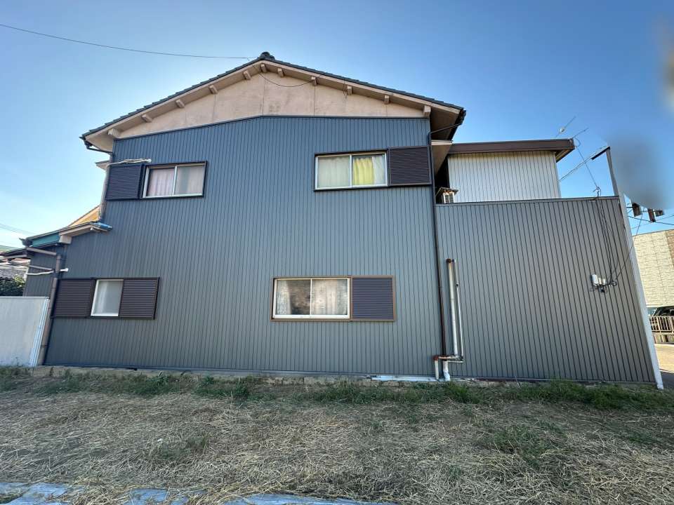 2026年10月施工 【岐阜市六条】築40年 外壁の張り替え あまどい工事 ポリカ波板張り替え工事